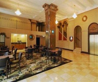 фото отеля Clarion Inn & Suites New Orleans