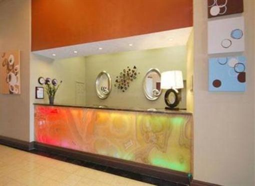фото отеля Clarion Inn & Suites New Orleans