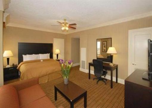 фото отеля Clarion Inn & Suites New Orleans
