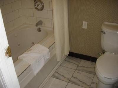 фото отеля Clarion Inn & Suites New Orleans