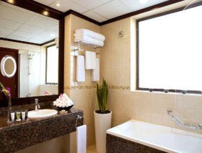 фото отеля Ramada Plaza Jumeirah Beach