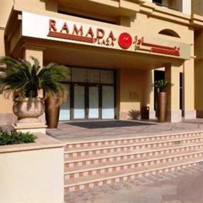 фото отеля Ramada Plaza Jumeirah Beach