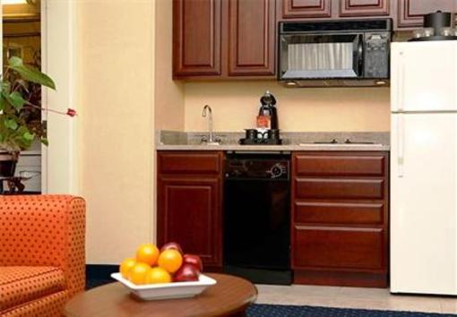 фото отеля Courtyard by Marriott Burlington Taft Corners