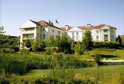 фото отеля Antipodes Resort Marne La Vallee