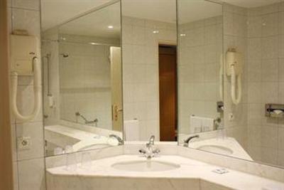 фото отеля Antipodes Resort Marne La Vallee