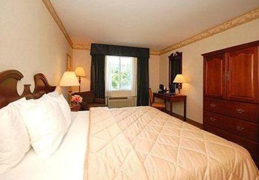 фото отеля Comfort Inn & Suites East Greenbush