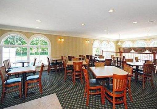 фото отеля Comfort Inn & Suites East Greenbush