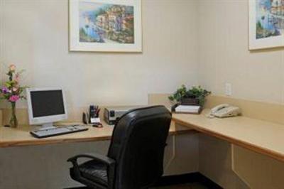 фото отеля Charter Inn & Suites