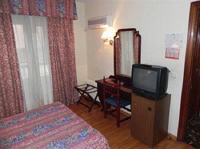 фото отеля Reina Ana Maria Hotel