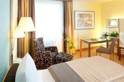 фото отеля Dorint Parkhotel Monchengladbach
