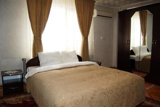 фото отеля Pension Azaro