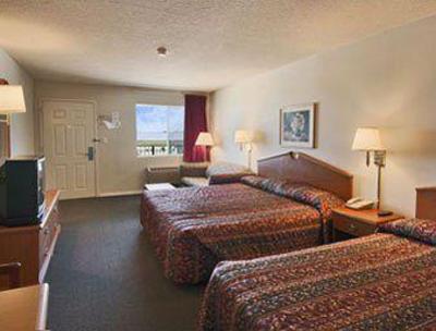 фото отеля Summit Inn & Suite Hempstead