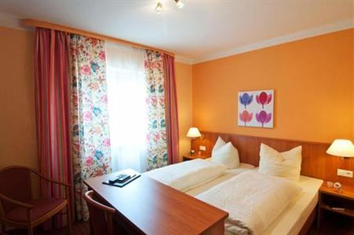 фото отеля Inntal Hotel Garni