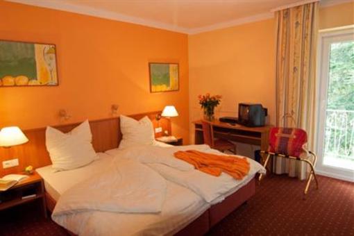 фото отеля Inntal Hotel Garni