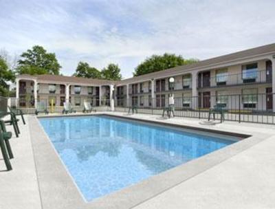 фото отеля Super 8 Inn Eufaula