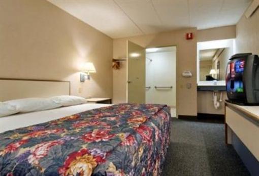 фото отеля Red Roof Inn - Toledo Holland