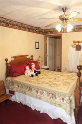 фото отеля Locust Brook Lodge Bed & Breakfast