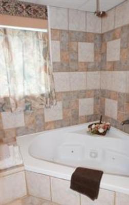 фото отеля Locust Brook Lodge Bed & Breakfast