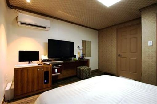 фото отеля Chuncheon Tourist Hotel