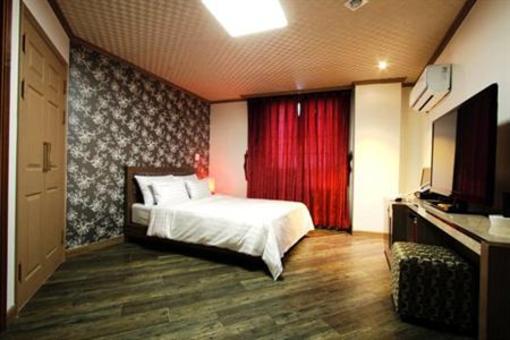 фото отеля Chuncheon Tourist Hotel