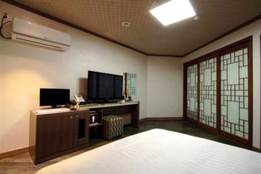 фото отеля Chuncheon Tourist Hotel