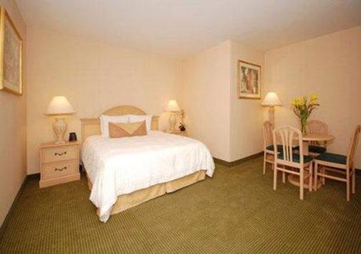 фото отеля Clarion Inn South Holland