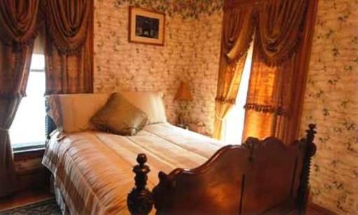 фото отеля The Lion and the Rose Bed and Breakfast