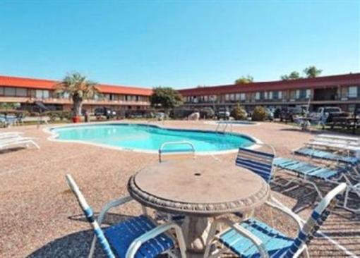 фото отеля Econo Lodge Winnie