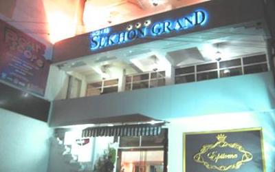 фото отеля Hotel Sekhon Grand