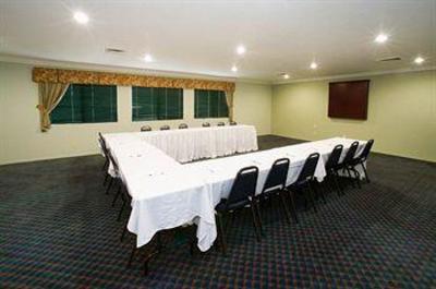 фото отеля BEST WESTERN Town & Country Lodge