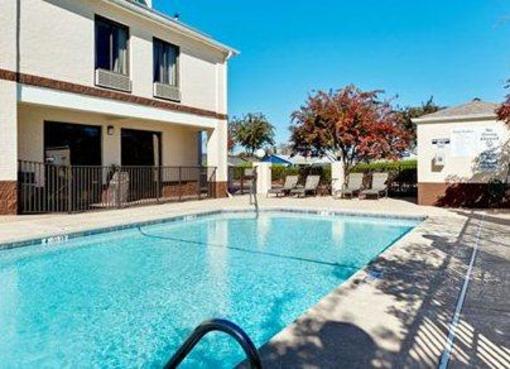 фото отеля Quality Inn & Suites Matthews