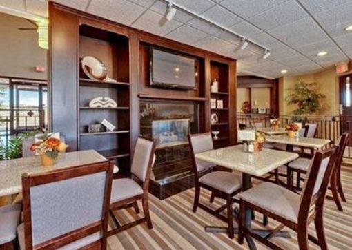 фото отеля Quality Inn & Suites Matthews