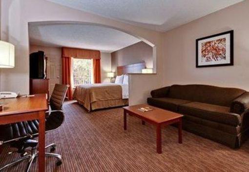 фото отеля Quality Inn & Suites Matthews