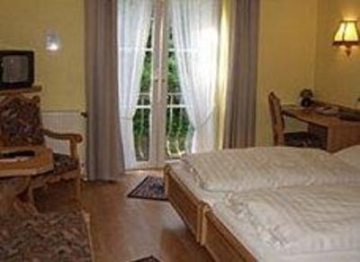 фото отеля Waldhotel Twiehaus Lubeck