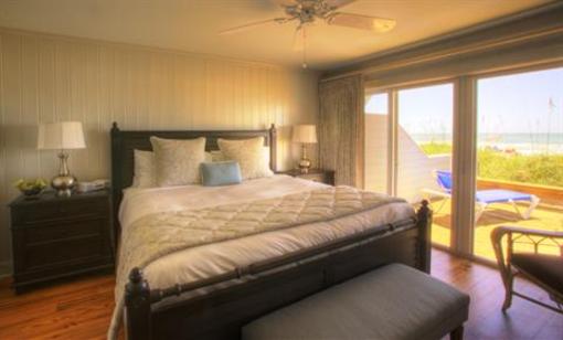 фото отеля Mainsail Beach Inn Holmes Beach