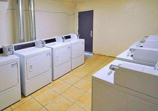 фото отеля Rodeway Inn Parkway Fresno (California)