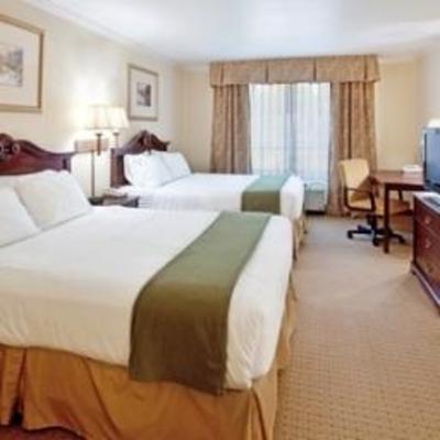 фото отеля Holiday Inn Express Hotel & Suites Camden (South Carolina)
