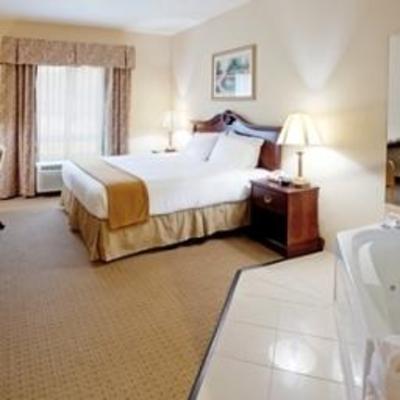 фото отеля Holiday Inn Express Hotel & Suites Camden (South Carolina)