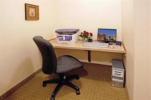 фото отеля Holiday Inn Express Hotel & Suites Camden (South Carolina)