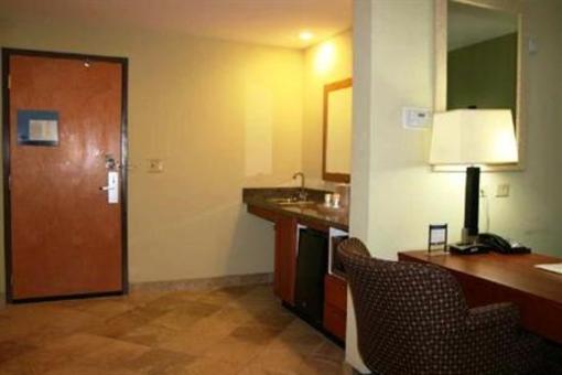 фото отеля Hampton Inn & Suites Birmingham-East I-20