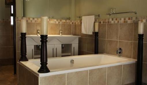 фото отеля Bains Game Lodge