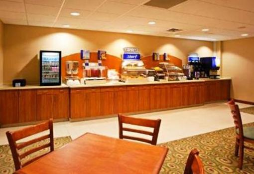 фото отеля Holiday Inn Express Hotel & Suites West Mifflin