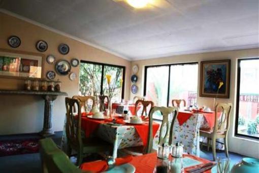 фото отеля 33 on First Guest House