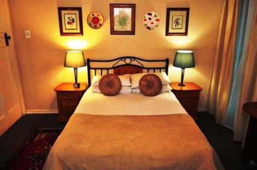 фото отеля 33 on First Guest House