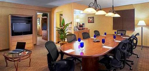фото отеля Embassy Suites Phoenix Airport at 24th Street