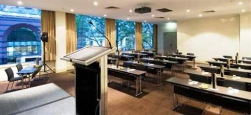 фото отеля Rydges Melbourne Hotel