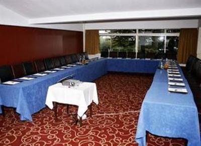 фото отеля Bridge House Hotel Reigate