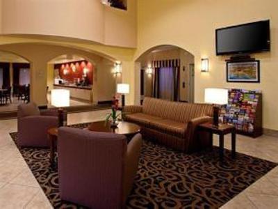 фото отеля La Quinta Inn & Suites Hawaiian Gardens