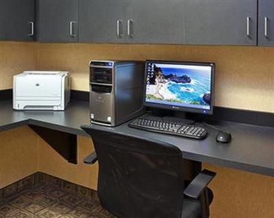 фото отеля Holiday Inn Express Hotel & Suites Fresno (River Park) Hwy 41