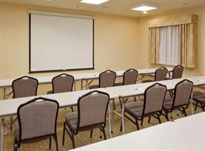 фото отеля Holiday Inn Express Hotel & Suites Fresno (River Park) Hwy 41